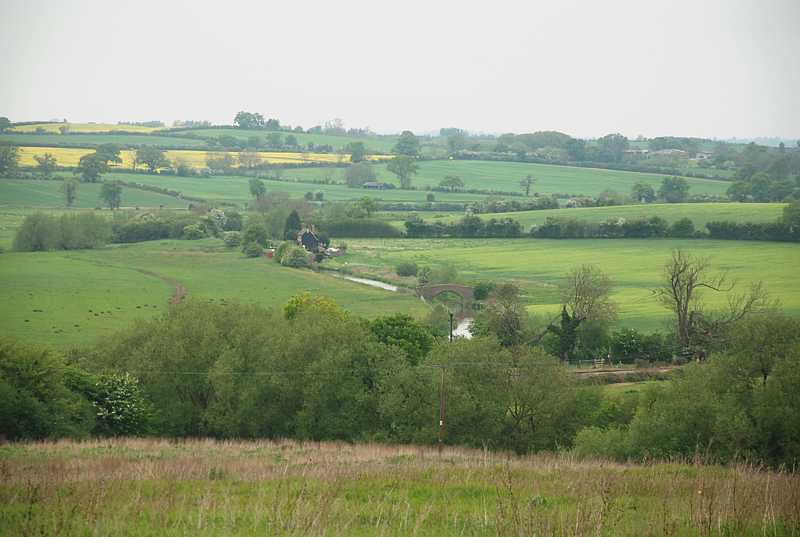 The Oxford Canal winding along the Cherwell valley